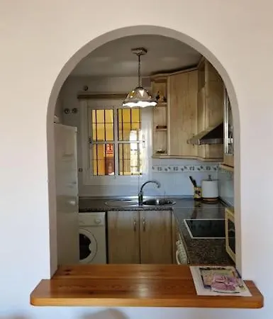 Sea View Garden Oasis Apartment *
